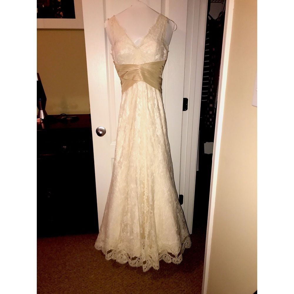 CHRISTOS Gown worn once! Size 0-2